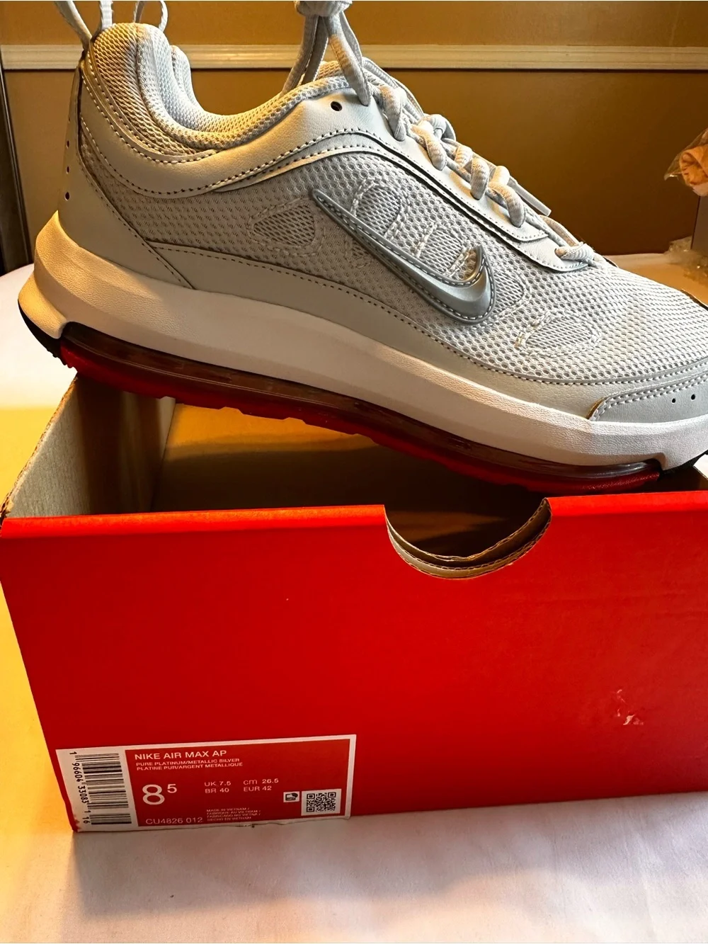 Nike Air Max AP  Men’s Silver/Metallic Mesh Sneakers Size 8.5 Box No Lid.